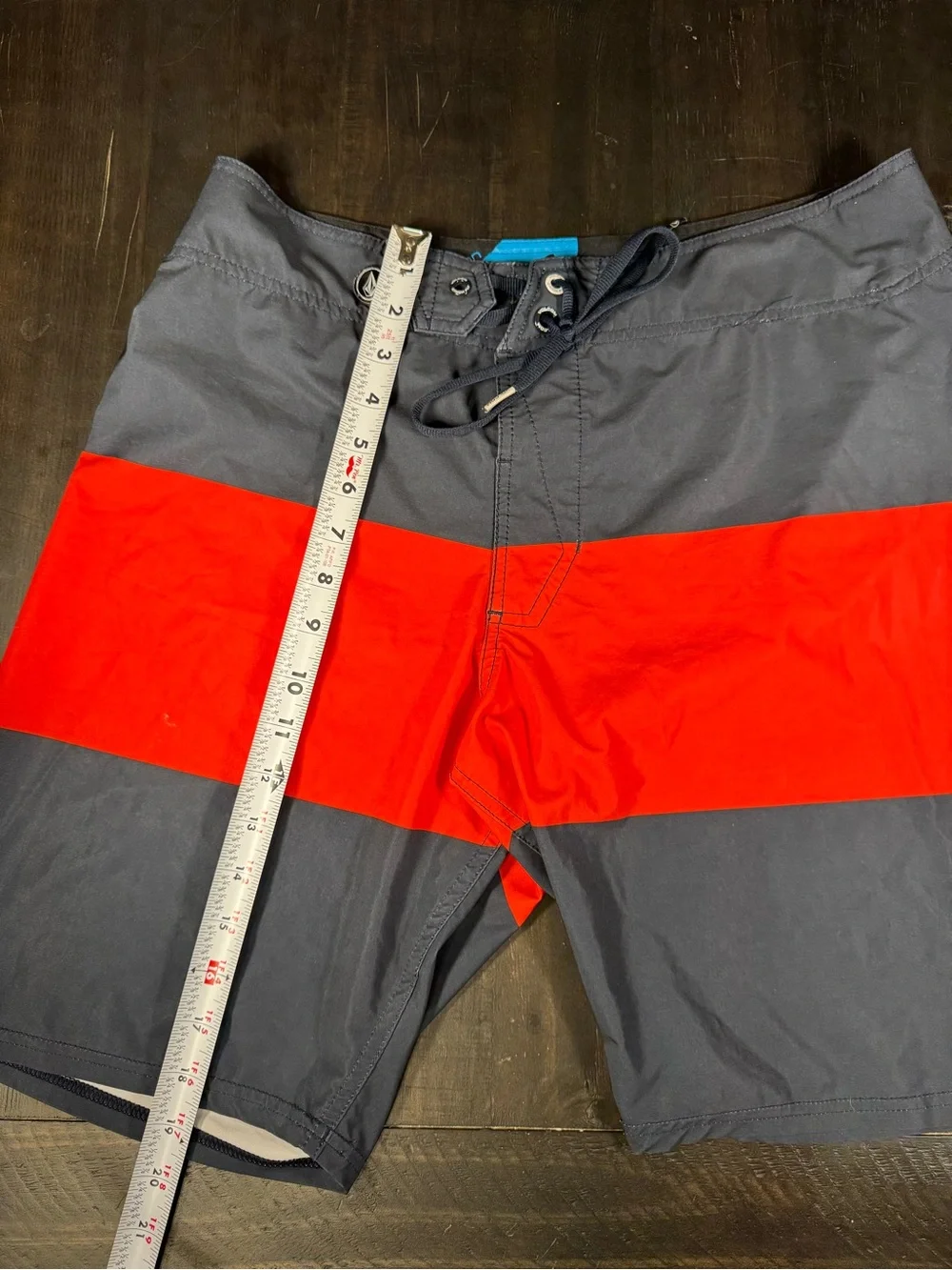Vintage Volcom Men’s Gray & Red Swim Trunks Size 31